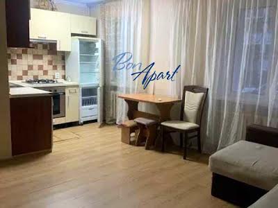 квартира за адресою Тополева вул., 6