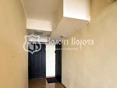 комерційна за адресою Драгоманова вул., 1-А