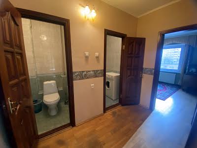 квартира за адресою Срібнокільська вул., 8А