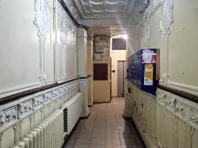 комерційна за адресою Костельна вул., 9
