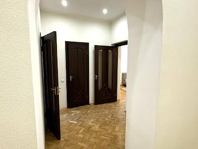 квартира за адресою Лаврська вул. (Січневого Повстання), 6