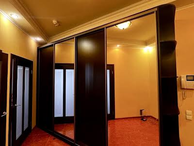 квартира по адресу Евгения Коновальца ул. (Щорса), 44-А