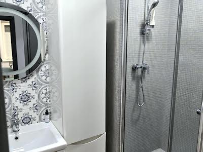коммерческая по адресу Богдана Гаврилишина ул. (Ванди Василевської), 13