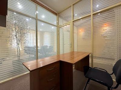 комерційна за адресою Дмитрівська вул., 56-Б