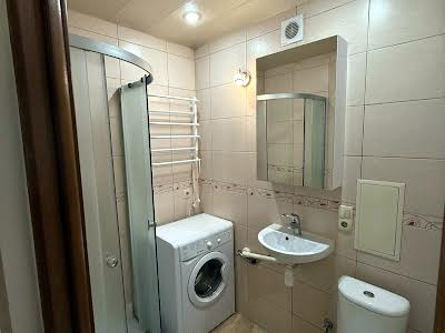 квартира за адресою Машинобудівна вул., 36