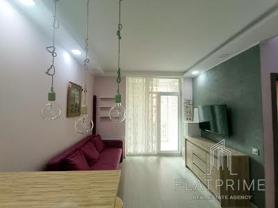 квартира за адресою Регенераторна вул., 4