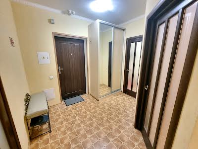 квартира за адресою Авіаконструктора Ігоря Сікорського вул. (Танкова), 1
