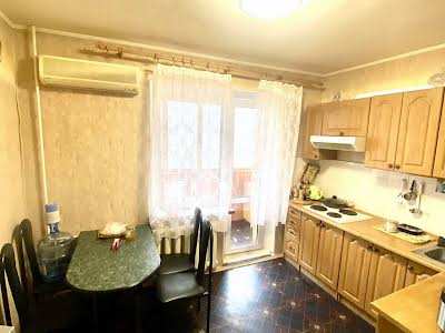 квартира по адресу Миколы Бажана просп., 28а