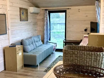 дом по адресу с. Пуховка, Армійська, 1
