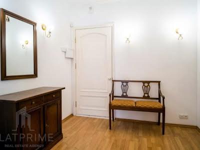 квартира за адресою Старонаводницька вул., 8