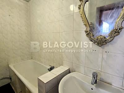 квартира за адресою Оболонська вул., 12