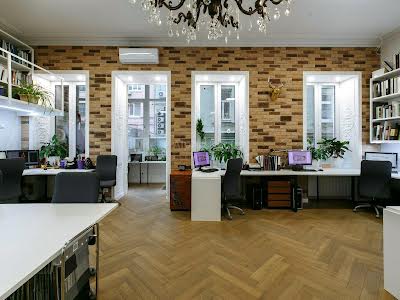 комерційна за адресою Шота Руставелі вул., 30-Б