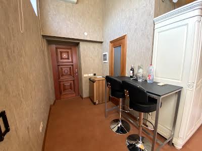 квартира за адресою Клінічна вул., 28