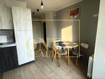квартира за адресою Ревуцького вул., 21