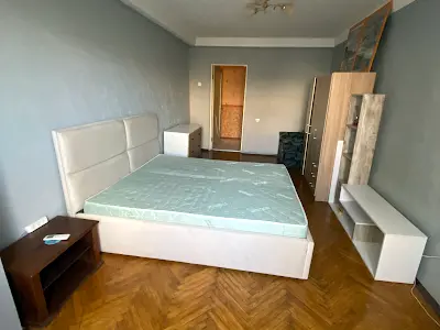 квартира по адресу Олега Мудрака ул. (Генерала Наумова), 23-Б