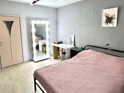 квартира за адресою Київ, Роздільна вул., 17