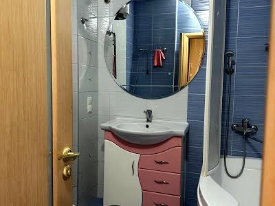 квартира за адресою Осіння вул., 33