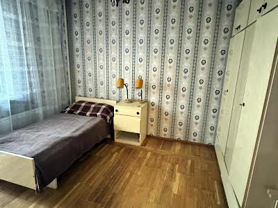 квартира за адресою Квітневий пров., 1-Б