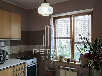 квартира за адресою Срібнокільська вул., 4
