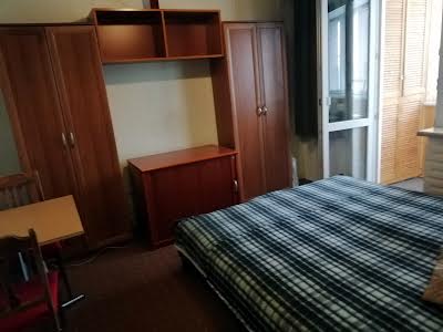 квартира за адресою Богатирська вул., 8