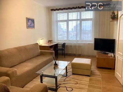 квартира за адресою Євгена Коновальця вул. (Щорса), 36-В
