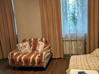 квартира за адресою Анни Ахматової вул., 30