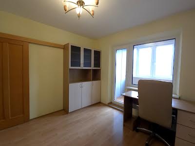 квартира по адресу Героев Днепра ул., 23