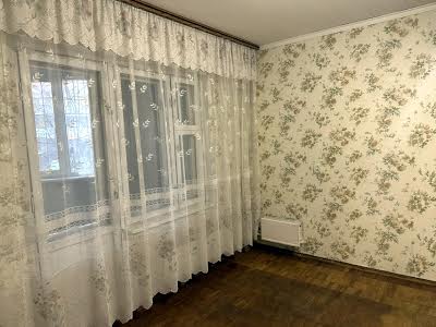 квартира за адресою Ревуцького вул., 18