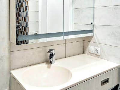 квартира за адресою Рея Бредбері вул., 2