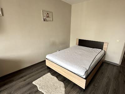 квартира за адресою Драгоманова вул., 2-Б