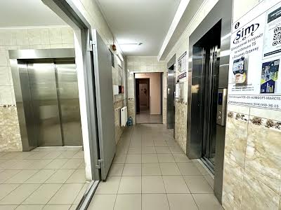 квартира по адресу Академика Глушкова просп., 9-Є