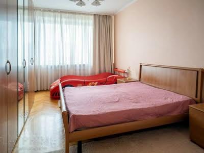 квартира за адресою Старонаводницька вул., 8