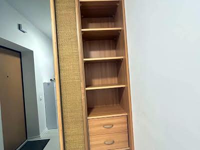 квартира за адресою Раїси Окіпної вул., 8