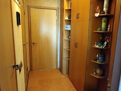 квартира за адресою Ревуцкого, 13