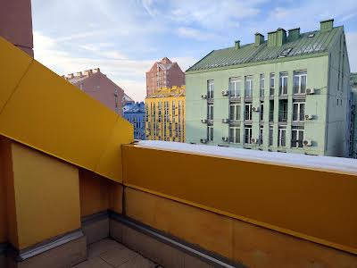квартира за адресою Регенераторна вул., 4