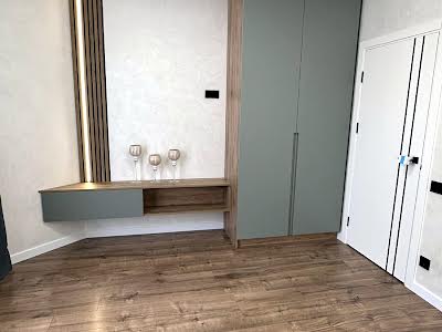 квартира за адресою Молодіжна вул., 8
