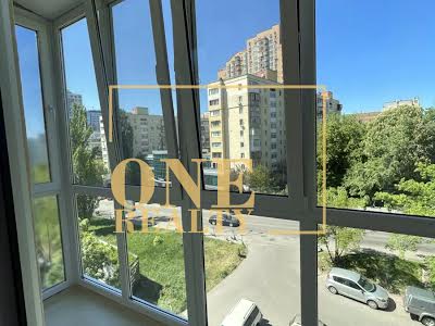 квартира за адресою Євгена Коновальця вул. (Щорса), 18