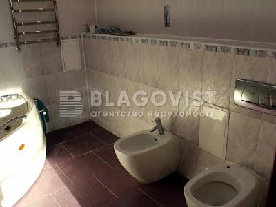 квартира за адресою Анни Ахматової вул., 13