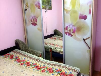 квартира за адресою Богатирська вул., 18