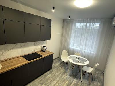 квартира за адресою Польова вул., 73
