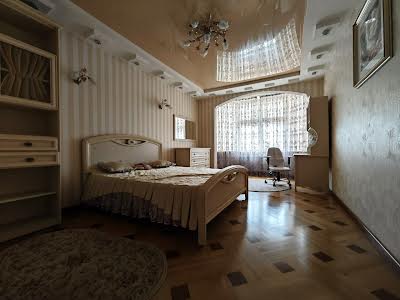 квартира по адресу Осенняя ул., 33