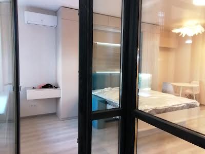 квартира за адресою Дніпровська набережна вул., 18-Б