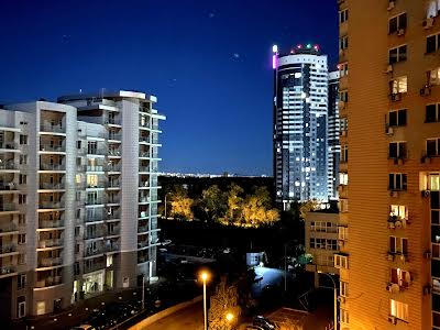 квартира за адресою Раїси Окіпної вул., 10-А