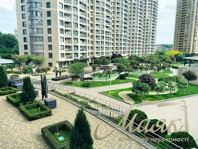 комерційна за адресою Деміївська вул., 33