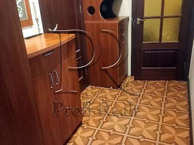 квартира за адресою Ревуцького вул., 18