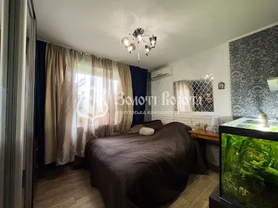 квартира за адресою Прирічна вул., 17-Д