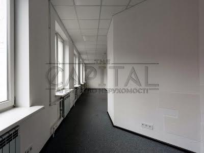 комерційна за адресою Варязький пров., 4-В