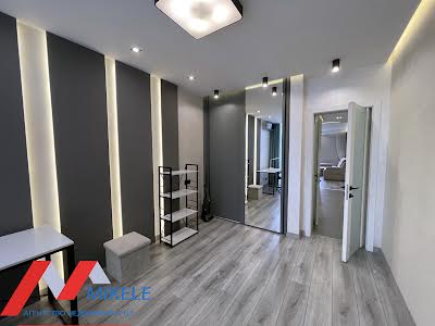 квартира за адресою Регенераторна вул., 4