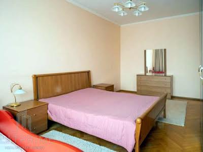 квартира за адресою Старонаводницька вул., 8