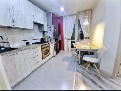 квартира за адресою Нескорених вул., 32а